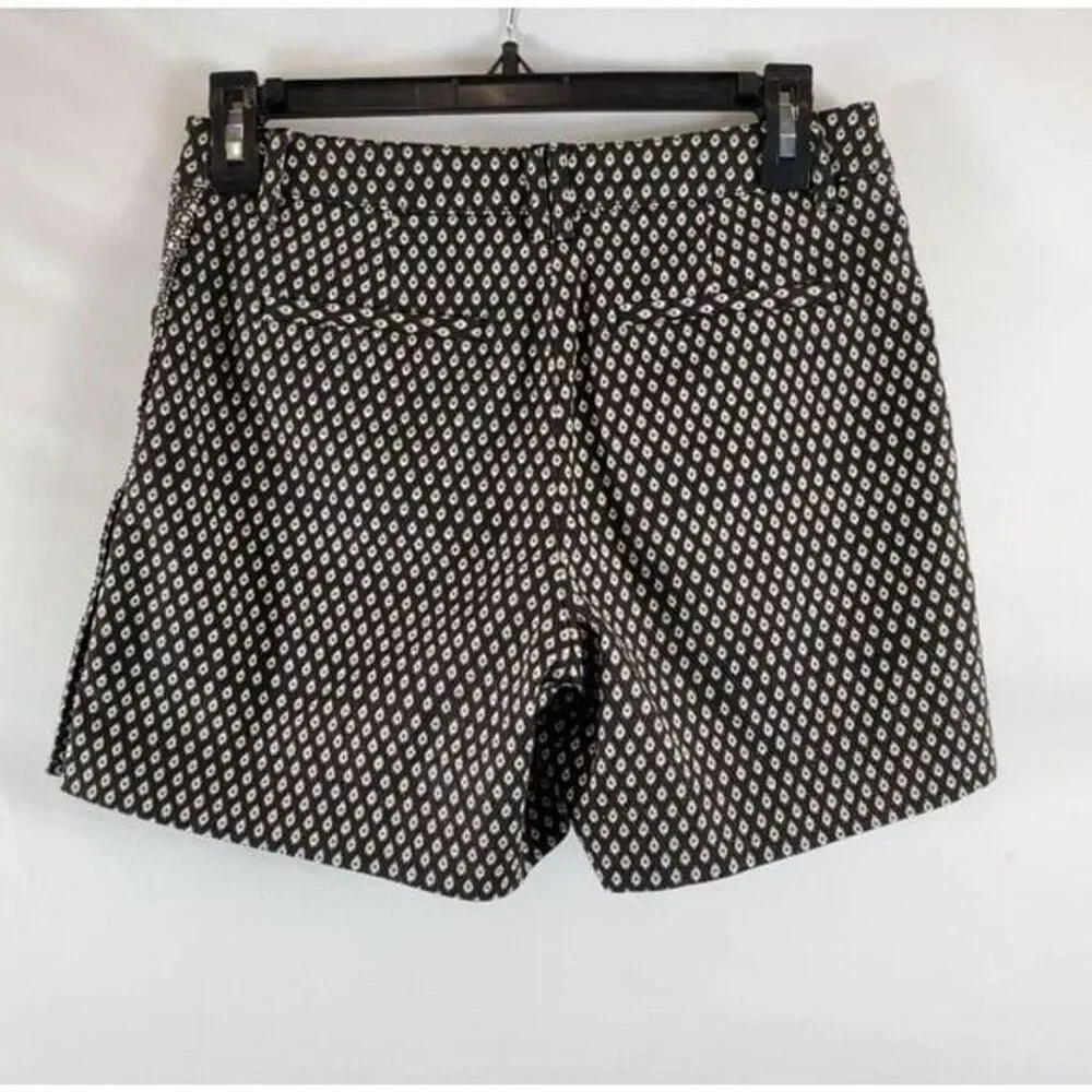 Cartonnier Black & White Geometric Print Button-Accent Shorts - Picture 4 of 10